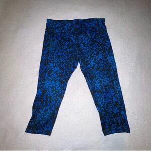 Women’s Blue Patterned capri leggings